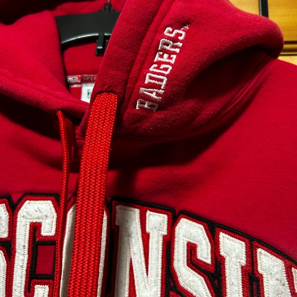 Wisconsin Badgers Hooded Sweatshirt - Picture 4 of 6
